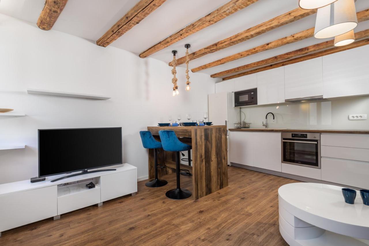 Central Apartments Dalmatina Риека Экстерьер фото