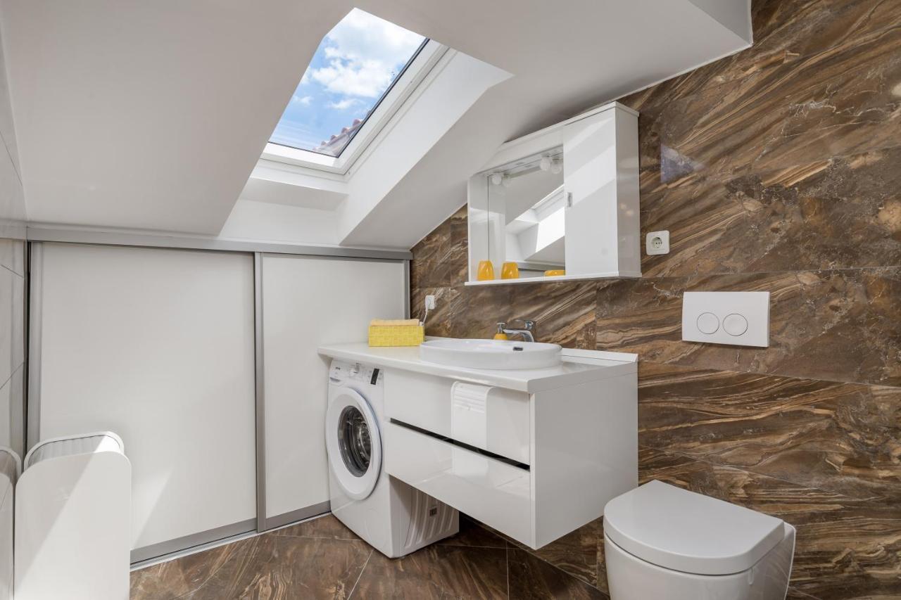 Central Apartments Dalmatina Риека Экстерьер фото