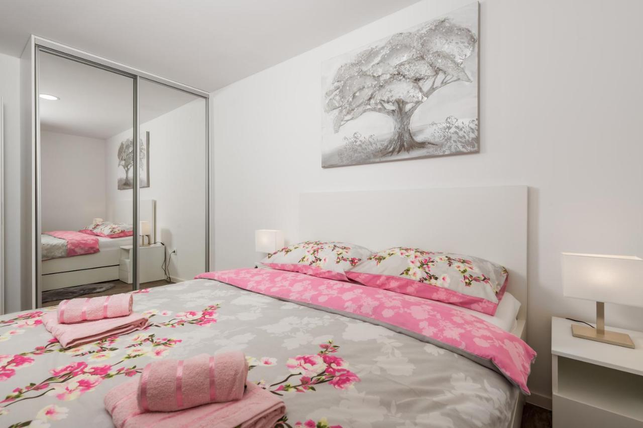 Central Apartments Dalmatina Риека Экстерьер фото